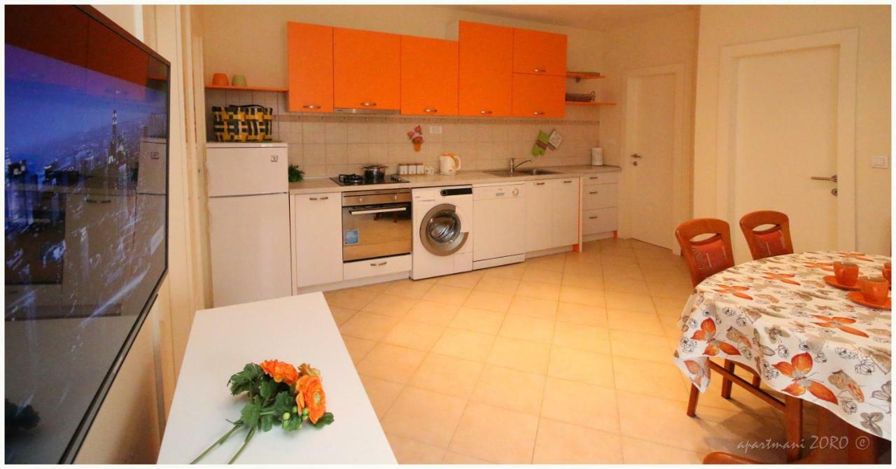 Apartments Zoro Primošten Esterno foto